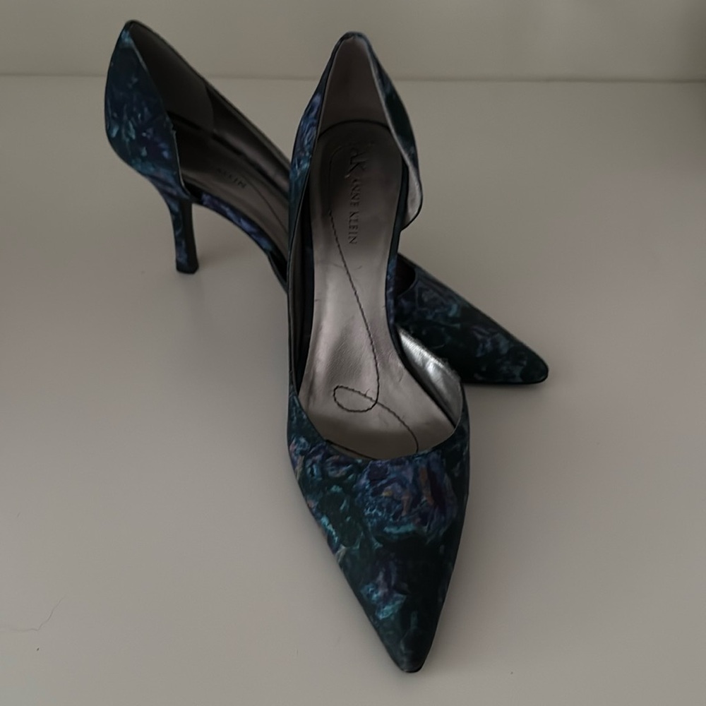 Vintage Anne Klein cut-out pumps - 7m